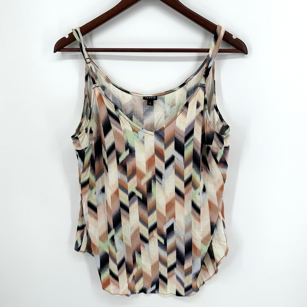 TORRID Ava Rayon Slub Cami Size 2 Geometric Pattern Lightweight